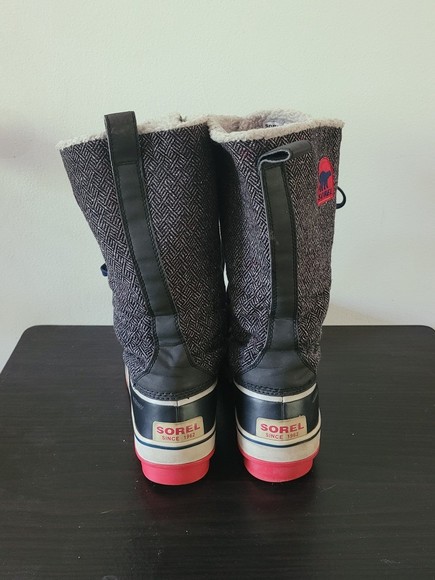 Women's size 9 Sorel Waterproof boots - Picture 4 of 6